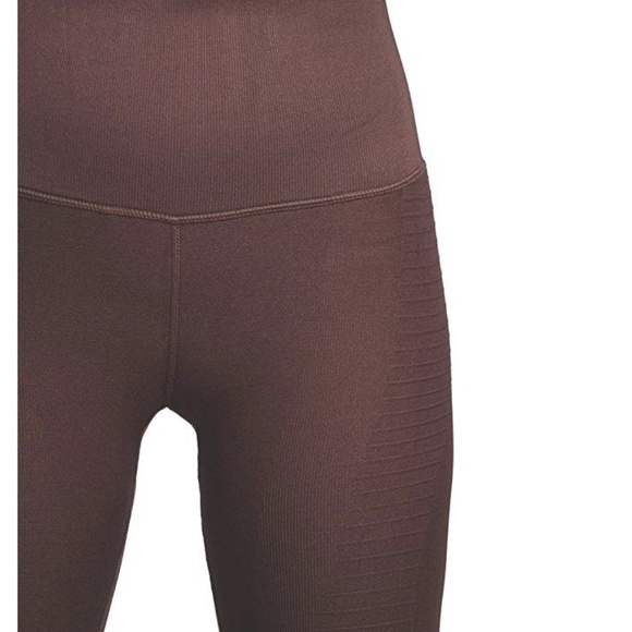 CODEFIT Generation High compression capri leggings - Picture 3 of 4